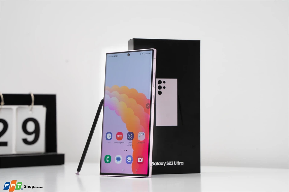 Galaxy S23 Ultra - một trong những chiếc điện thoại Samsung thiết kế đẹp nhất đi kèm sức mạnh xử lý vượt trội và đột phá