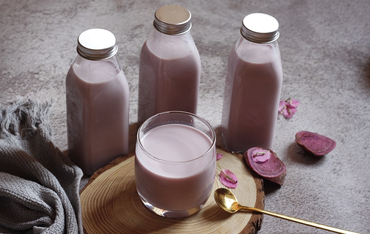 Sữa hạt điều, hạt bí, khoai môn có màu sắc thu hút và vị ngon đậm đà