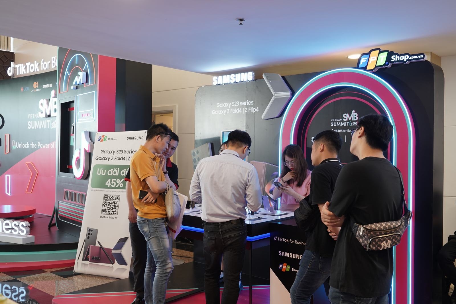 FPT Shop Samsung sự kiện TikTok for Business SMB Vietnam Summit