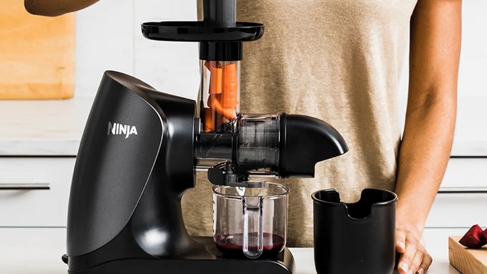 Cách sử dụng máy ép chậm