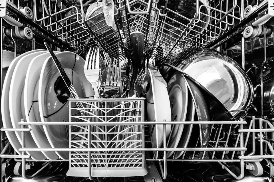 có cần tráng bát trước khi cho vào máy rửa bát 3