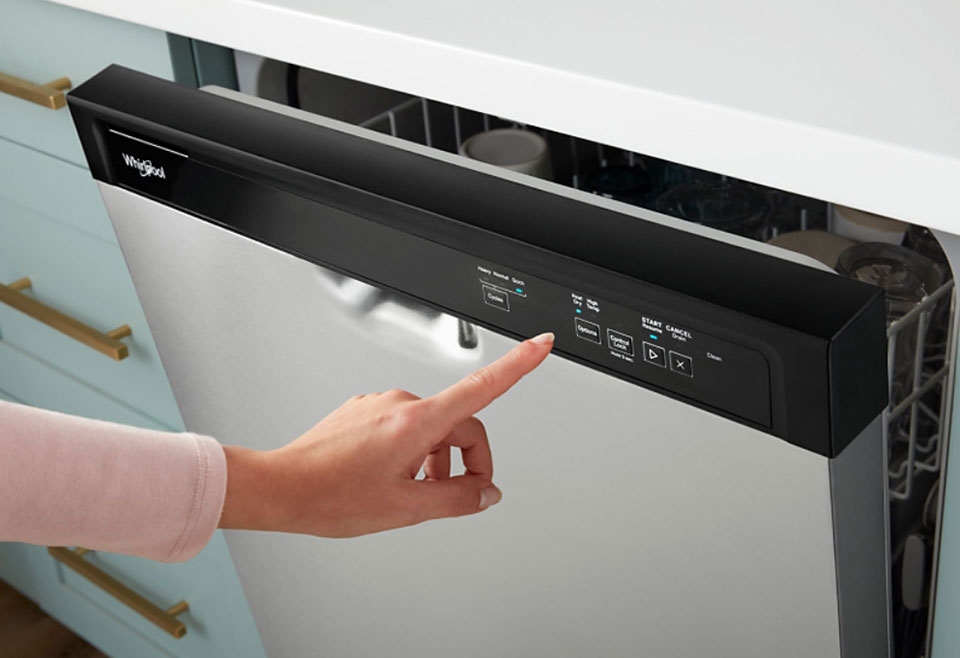 Các loại máy rửa chén theo vị trí điều khiển: Máy rửa bát điều khiển phía trước