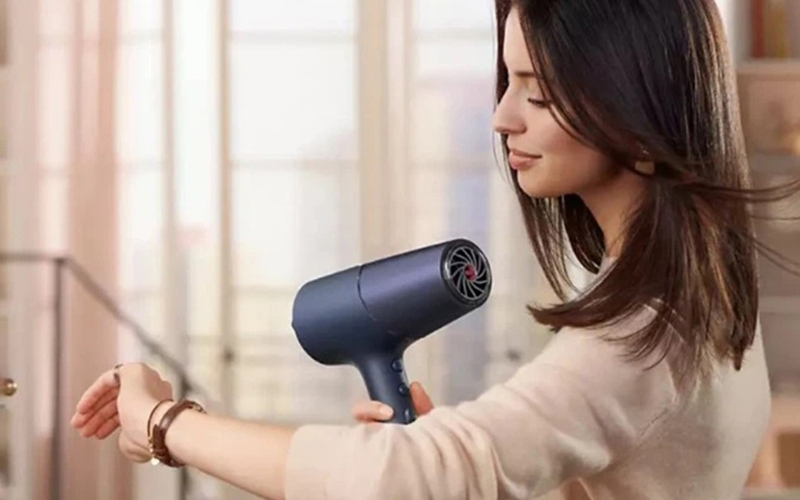 Ngăn chặn sự cố nổ máy sấy tóc (Ảnh 3)