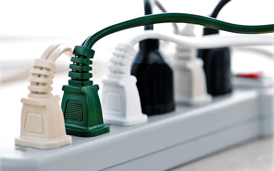 Sử dụng bếp nướng điện đúng cách: Sử dụng ổ cắm phù hợp với công suất của bếp