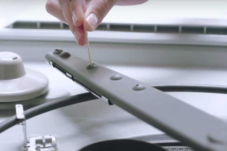 Phải làm gì khi máy rửa bát báo lỗi E4?