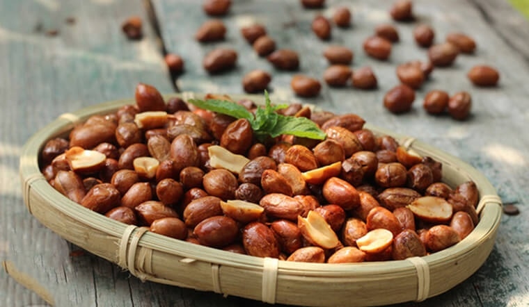 Rang lạc bằng lò nướng có màu sắc đẹp mắt