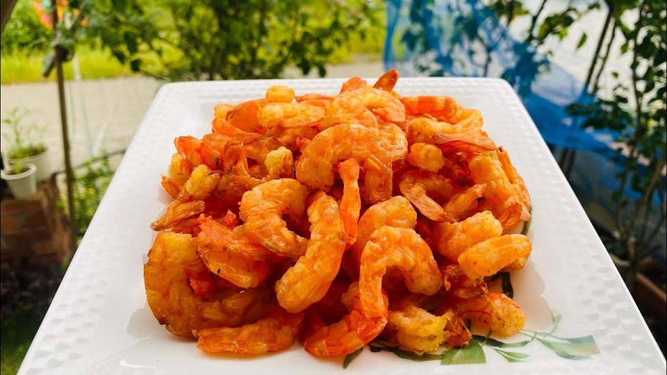 Tôm khô thành phẩm dùng để nấu canh, rim cùng thịt và nhiều món ăn khác