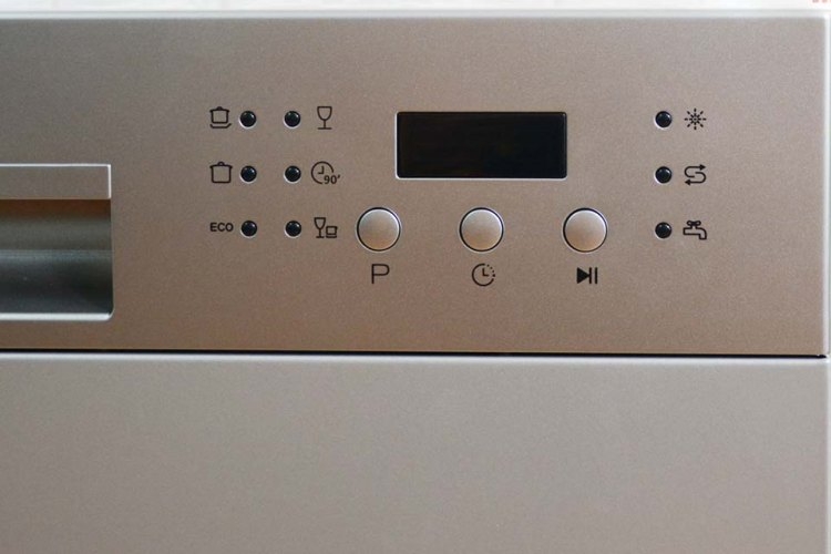 Hiệu suất làm việc cao với máy rửa bát 6 bộ