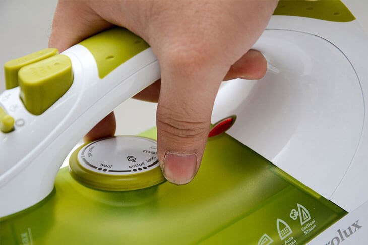 cách cho nước vào bàn ủi-ảnh 3