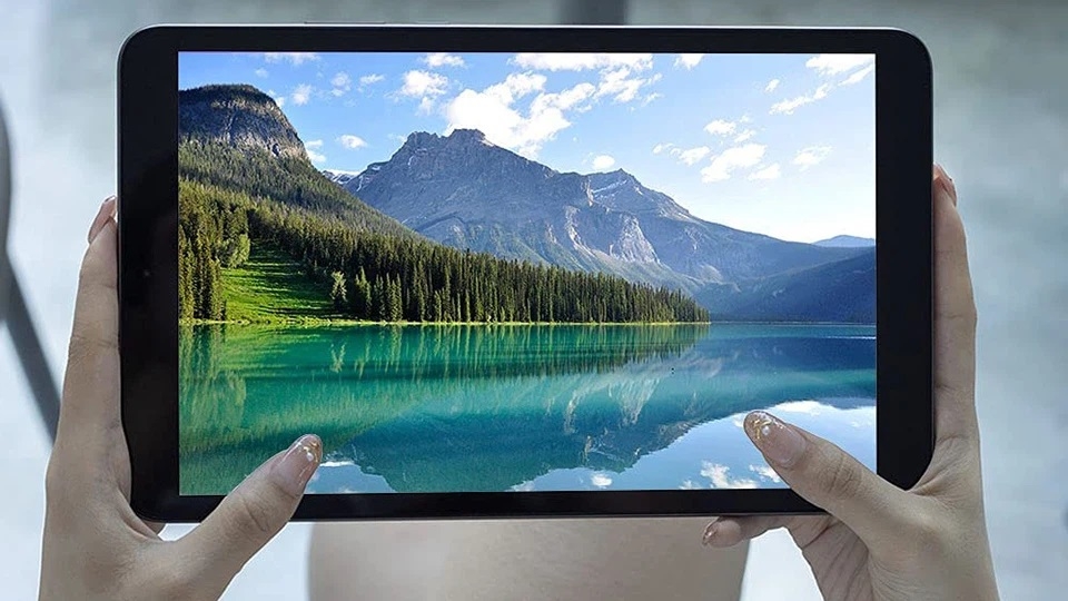 Màn hình 10 inch sắc nét với trải nghiệm hình ảnh chân thực và sống động