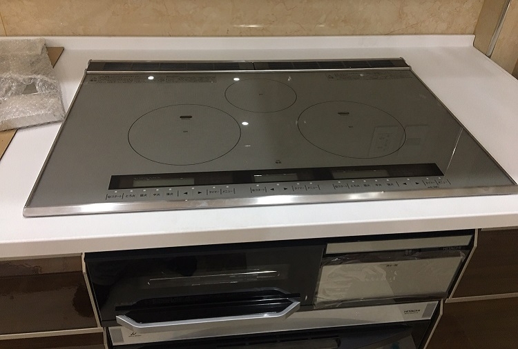 Bếp từ Nhật đa dạng về chất liệu