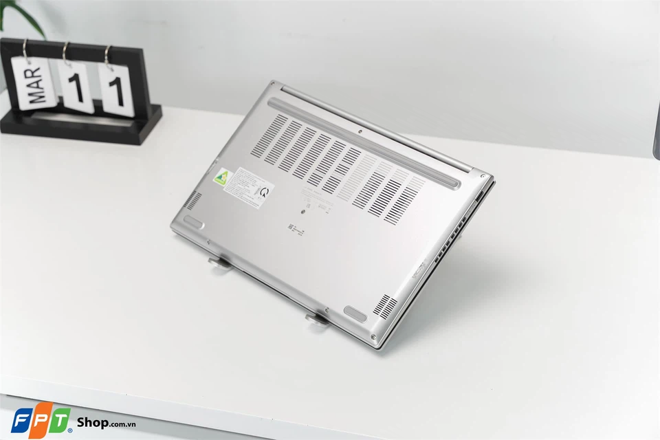 Asus Vivobook M1503QA-L1026W