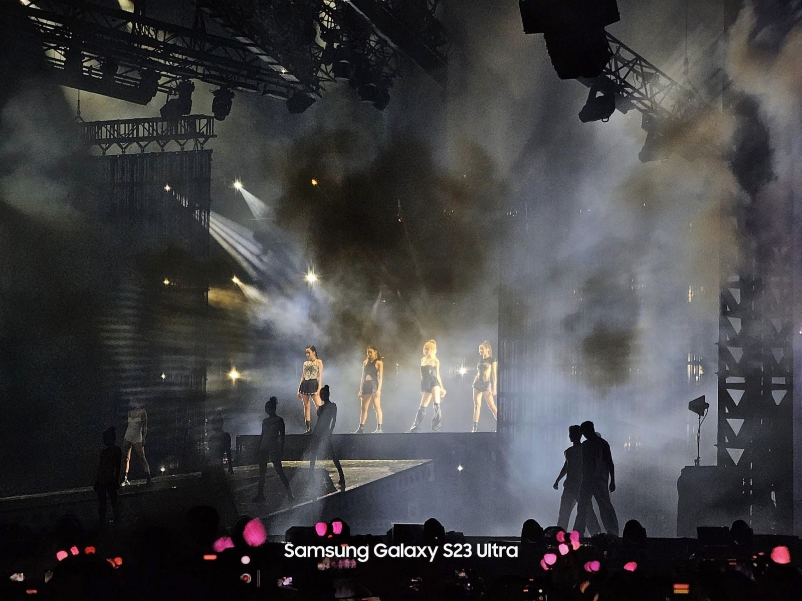 BlackPink đã gọi Fan Việt: Giá vé bao nhiêu? Cần chuẩn bị gì khi đi concert BlackPink tại Việt Nam?