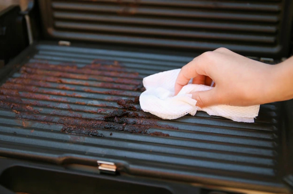 Cách vệ sinh bếp nướng điện bước 1