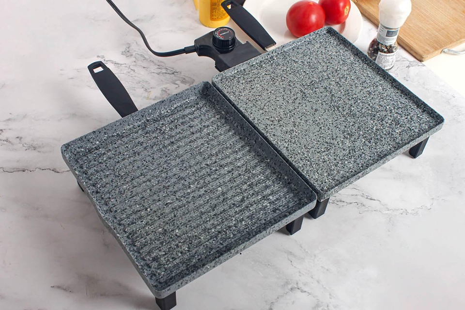 Vệ sinh bếp nướng điện sau khi dùng