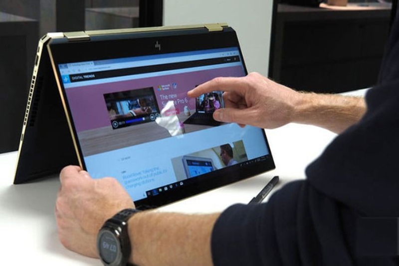 Có nên mua laptop cảm ứng cho sinh viên?