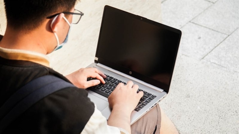 Laptop cho sinh viên báo chí 2023 (Ảnh 2)