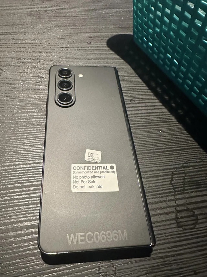 Ảnh thực tế Galaxy Z Fold5 (ảnh 1)