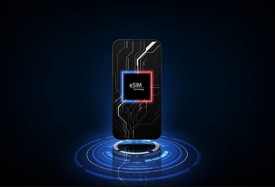 iPhone 15 không có khe SIM vật lý - Ảnh 03