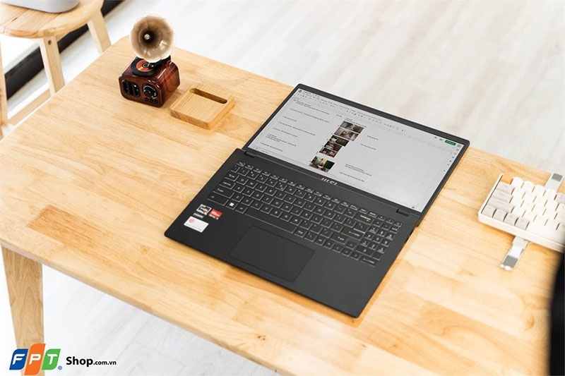 Laptop có bàn phím số cho sinh viên (Ảnh 7)