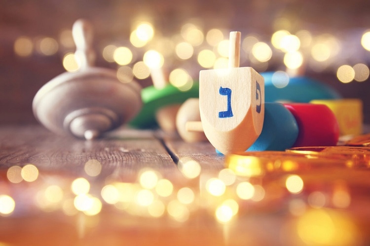 Dreidel là trò chơi truyền thống của người Do Thái