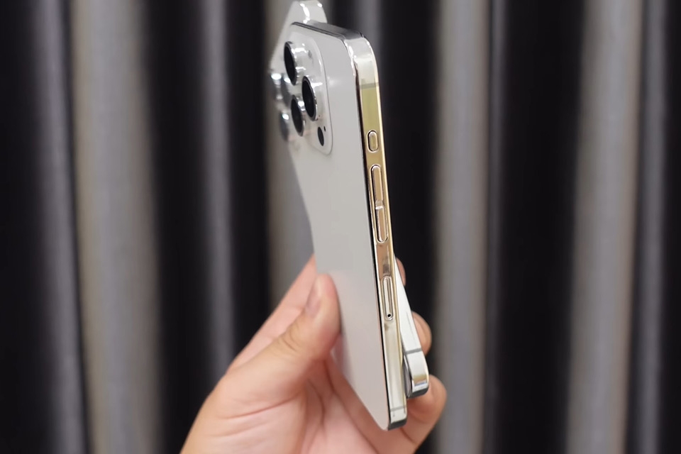 Trên tay iPhone 15 Pro Max (rò rỉ) - Ảnh 09