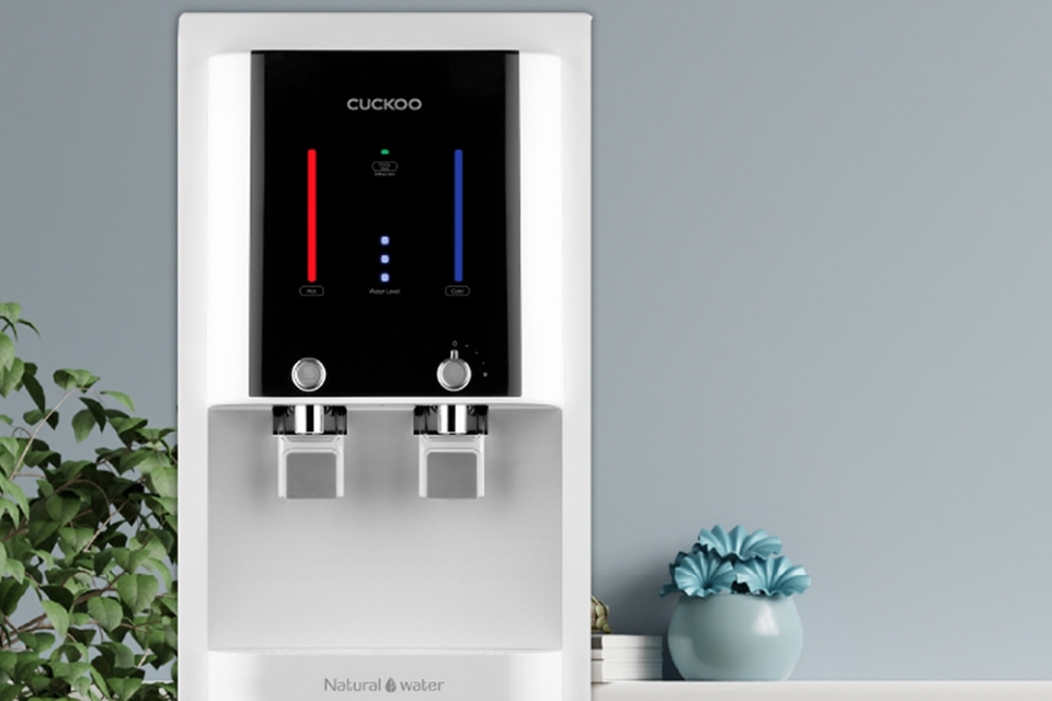 So sánh máy lọc nước lắp tại vòi và máy lọc nước truyền thống về tính di động và tiện lợi