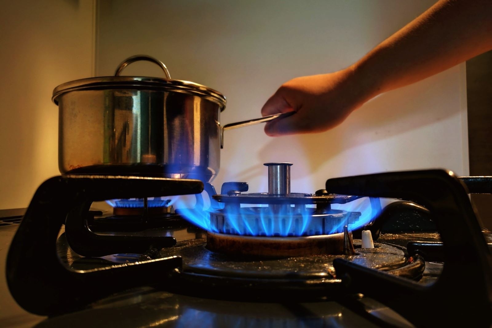 Bếp gas lửa không đều (Ảnh 1)