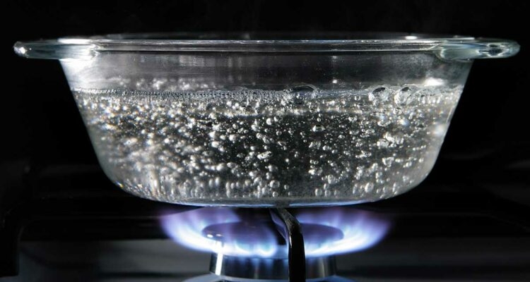 Lợi ích của việc uống nước máy đun sôi