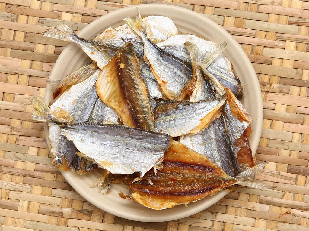 Cách nướng cá chỉ vàng bằng bếp ga (Ảnh 2)