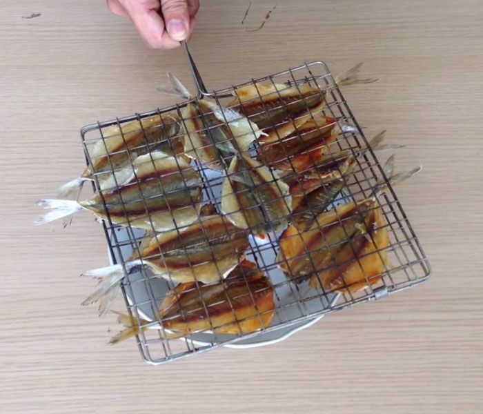 Cách nướng cá chỉ vàng bằng bếp ga (Ảnh 3)