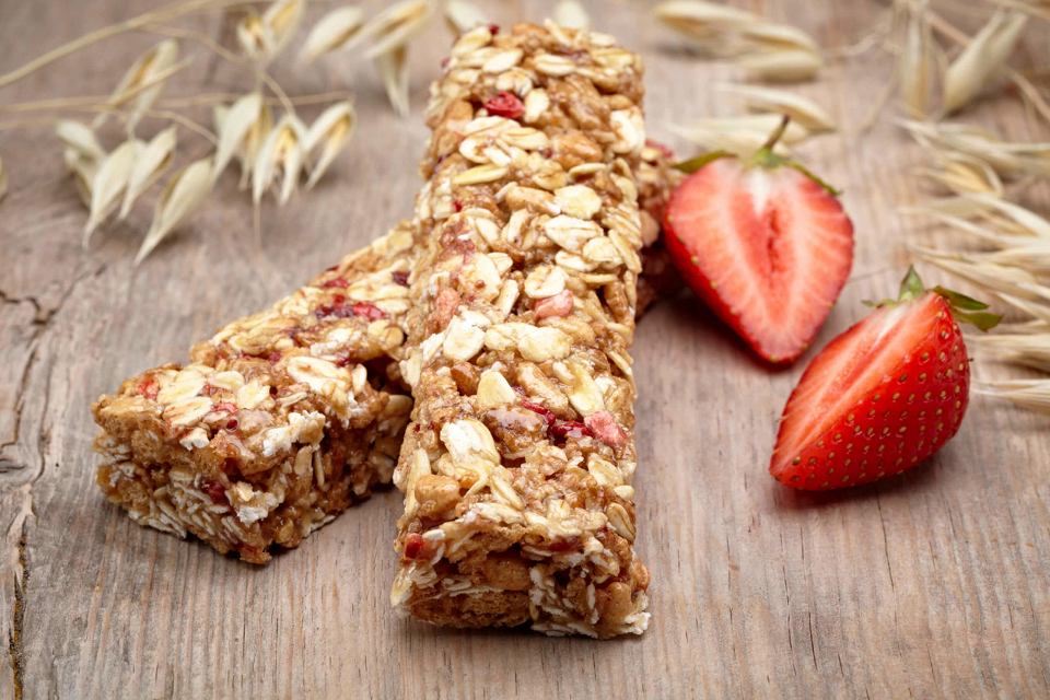 Hướng dẫn làm bánh Granola bar không cần lò nướng đơn giản, dễ thực hiện