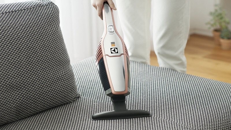 4 lý do bạn nên sở hữu ngay máy hút bụi cầm tay