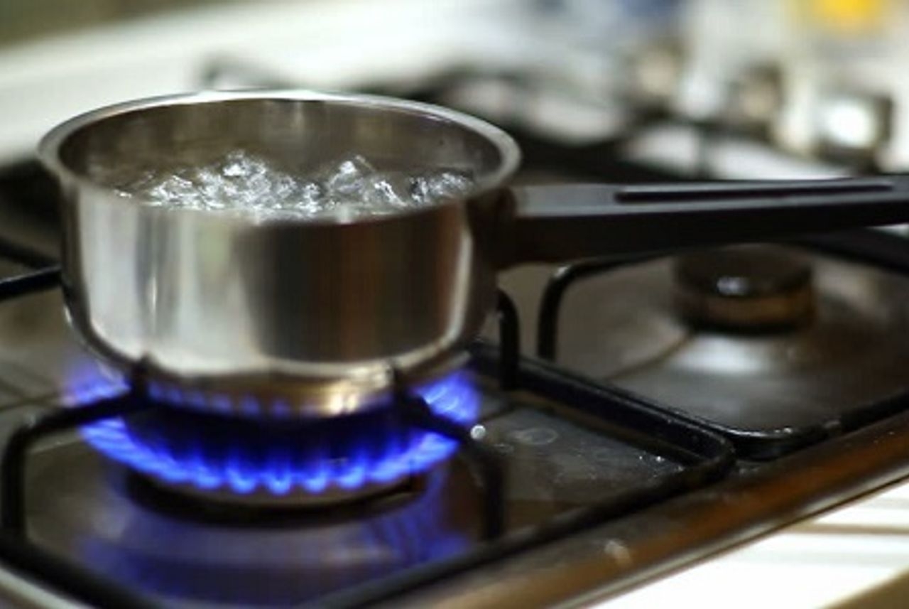 Bếp ga lửa đỏ