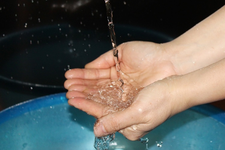 Lọc nước bằng cát sỏi giúp xử lý nước đầu nguồn trong sạch hơn