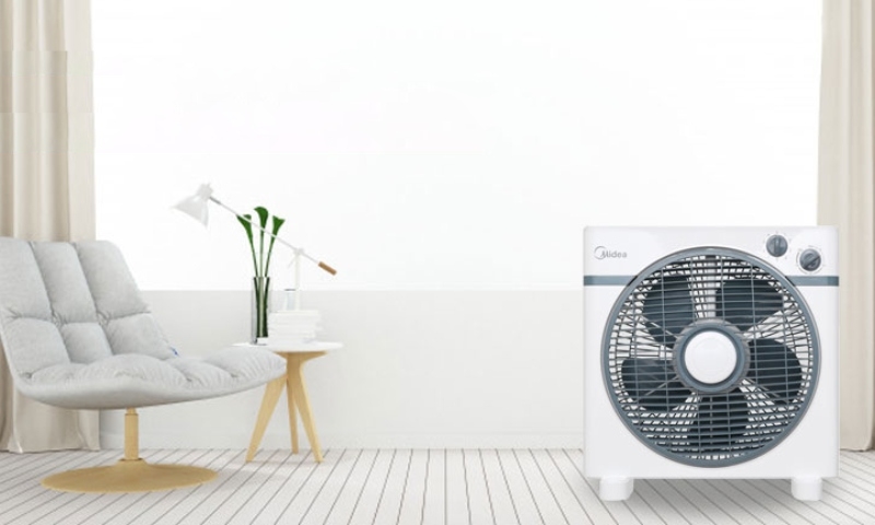 So sánh quạt hộp và quạt bàn hình 1