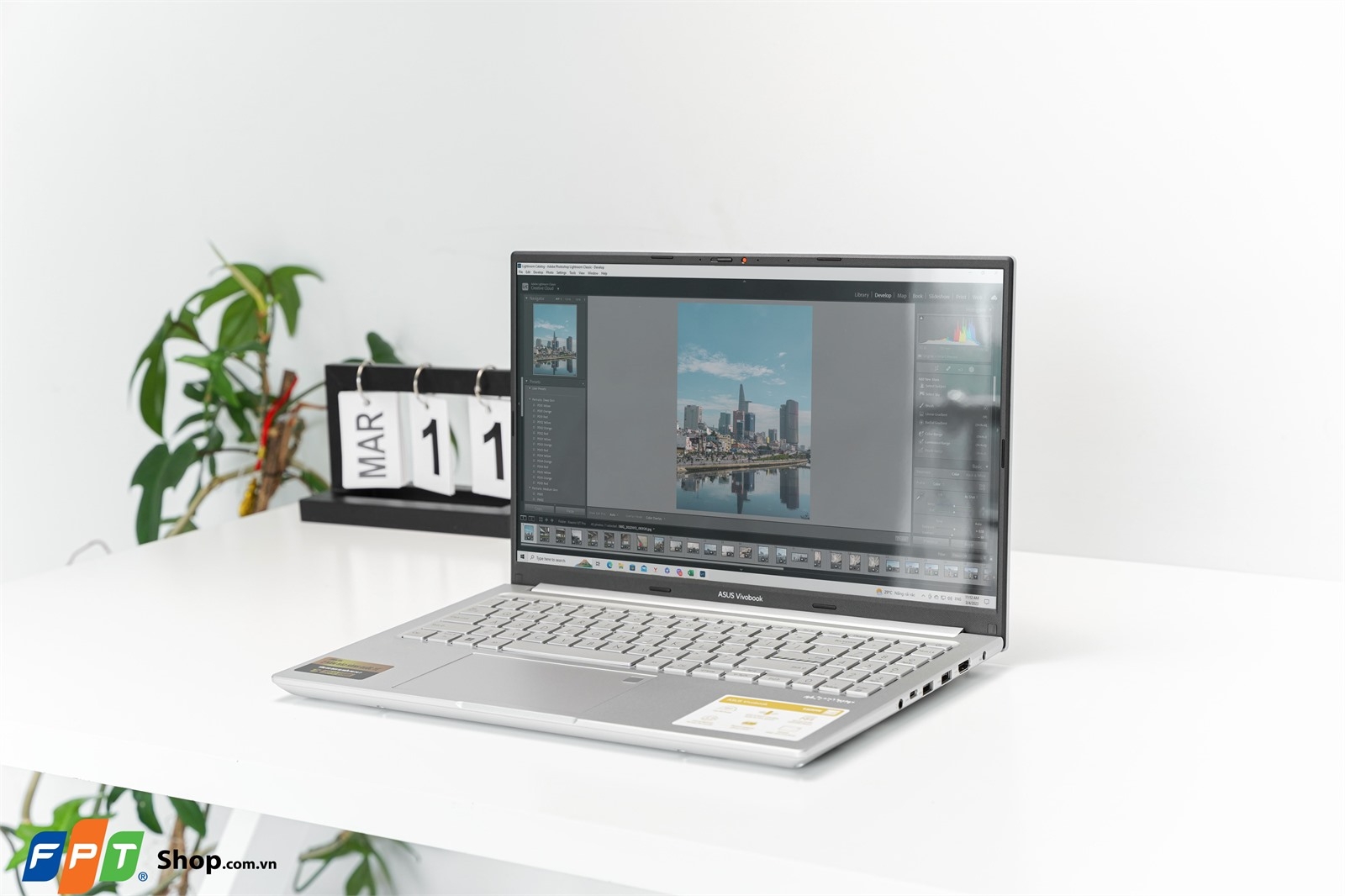 Laptop màn hình OLED giá rẻ 2023 (Ảnh 1)