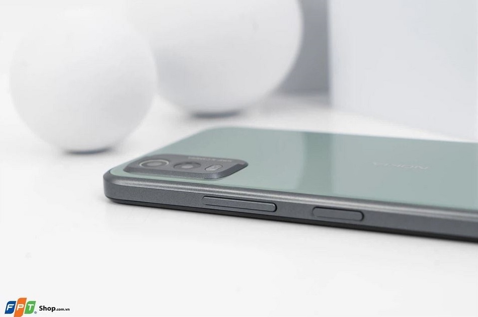 trên tay Nokia C32