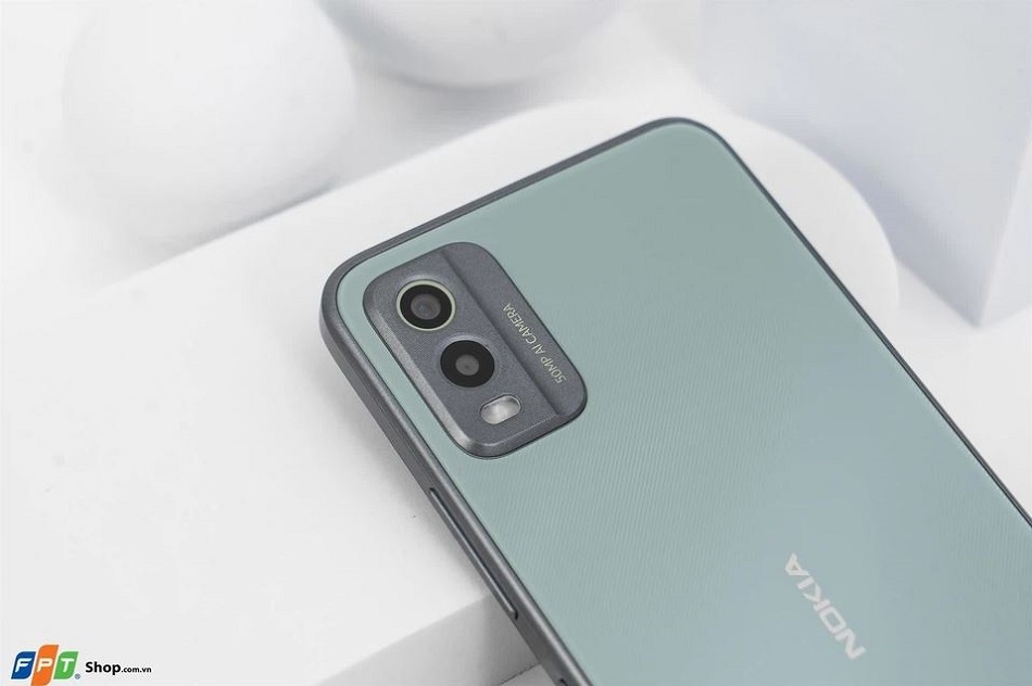 trên tay Nokia C32