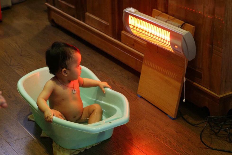 có nên dùng đèn sưởi cho trẻ sơ sinh - hình 2
