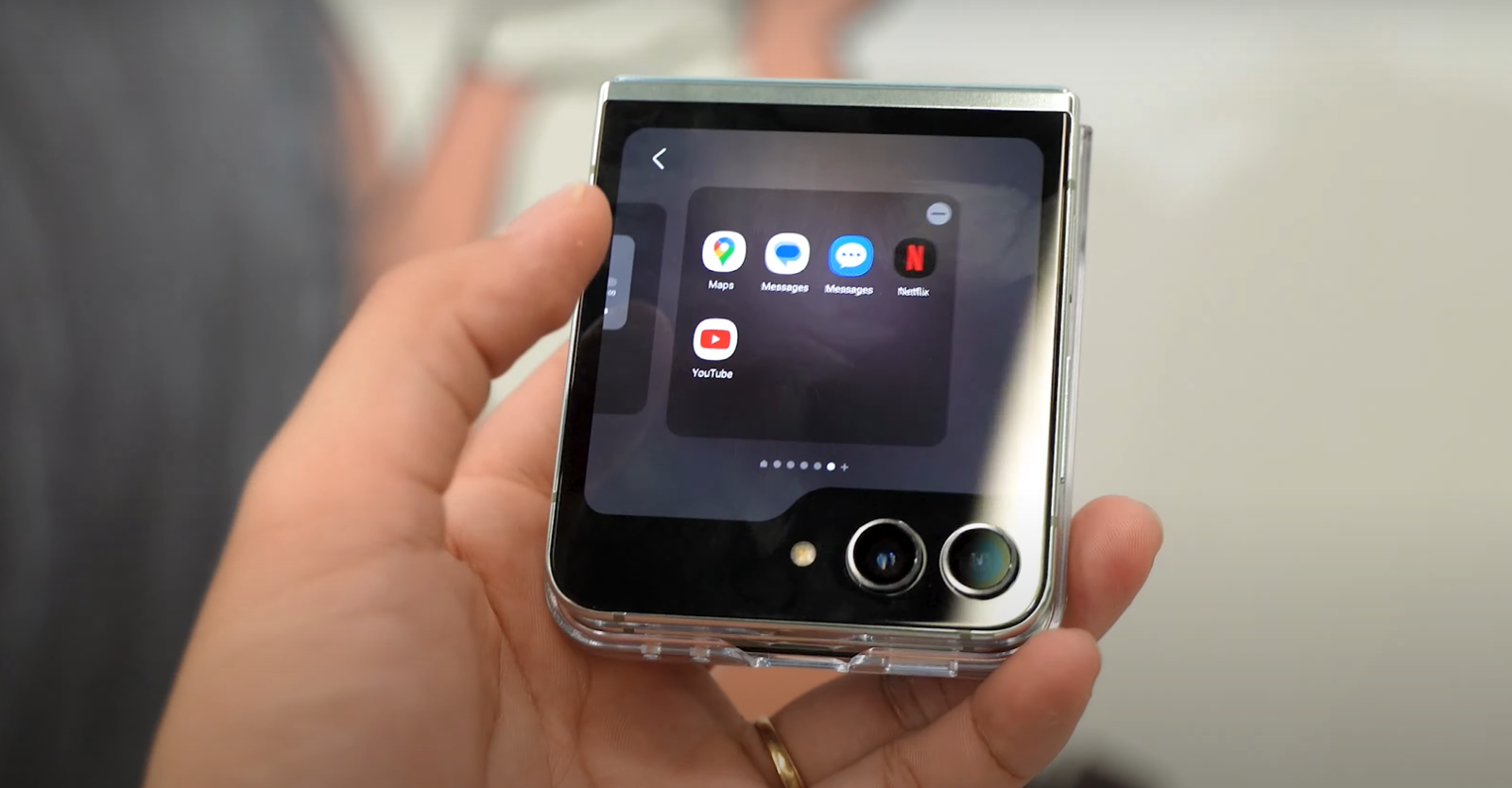 Tìm hiểu màn hình phụ Flex Windows của Samsung Galaxy Z Flip5: Bạn có thể làm được gì?