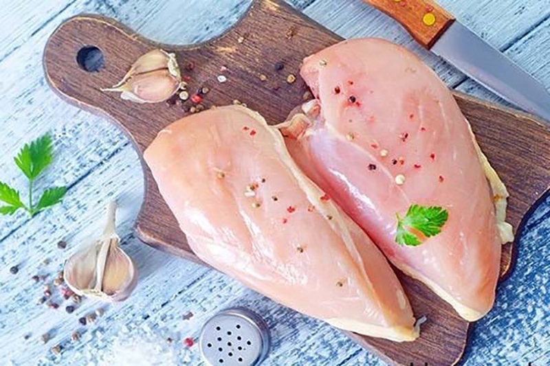 Ức gà áp chảo (Hình 4)
