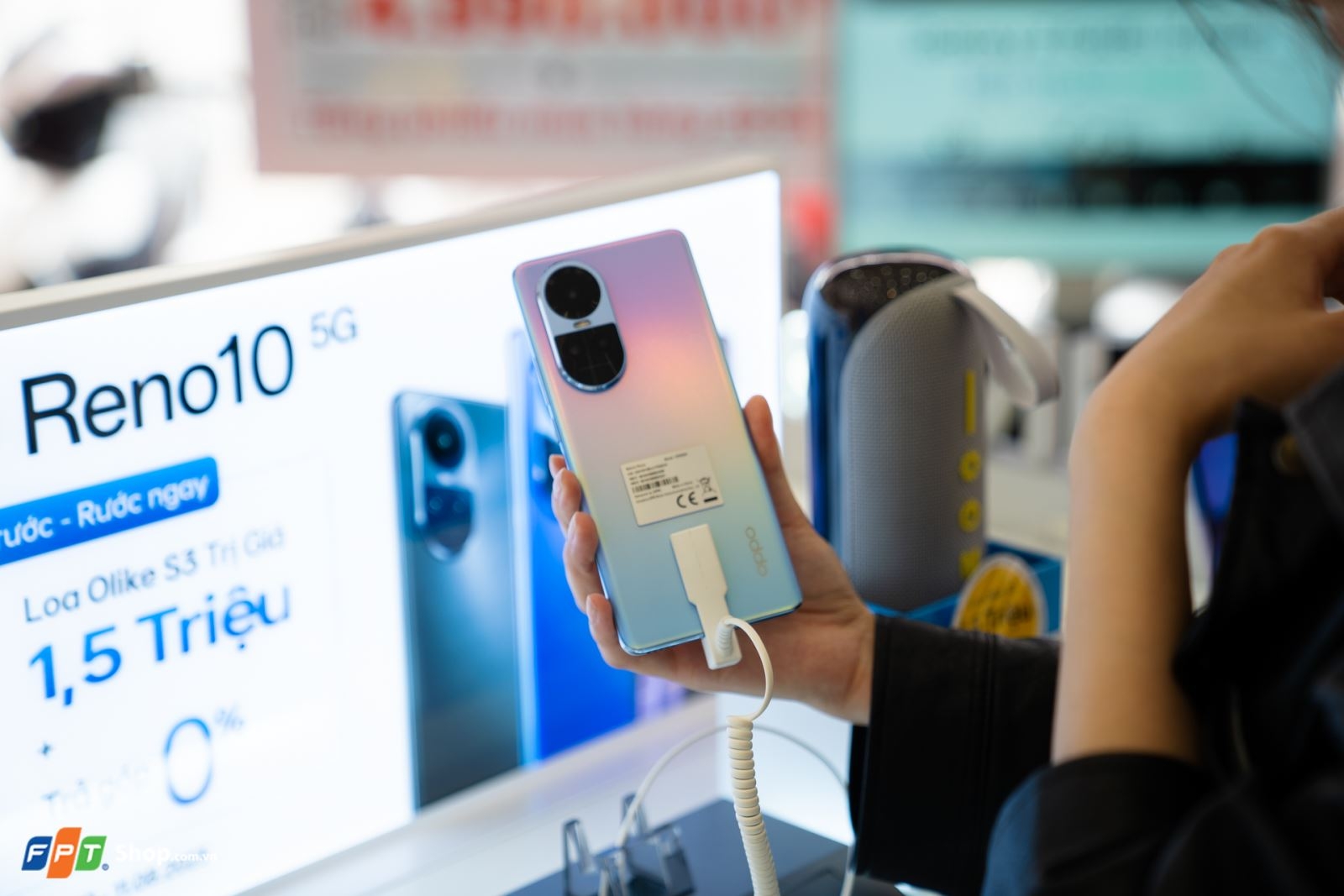 OPPO Reno10 5G đã có mặt tại FPT Shop, mời bạn đến trải nghiệm ngay!