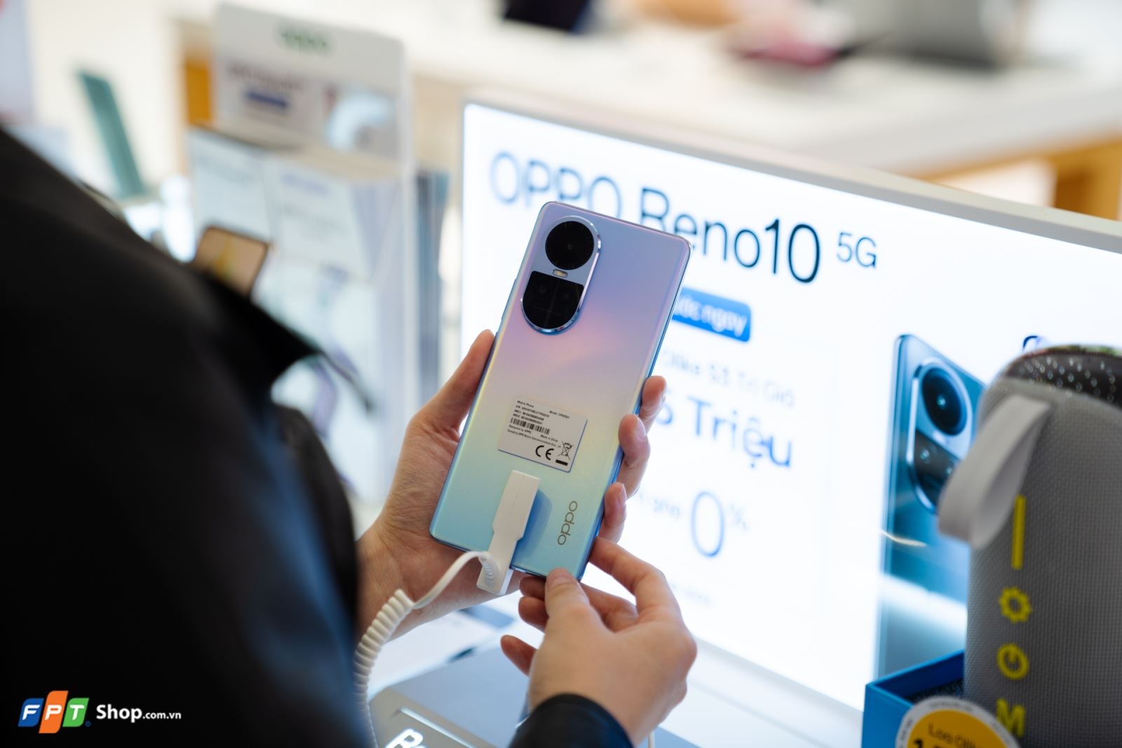 OPPO Reno10 5G đã có mặt tại FPT Shop, mời bạn đến trải nghiệm ngay!