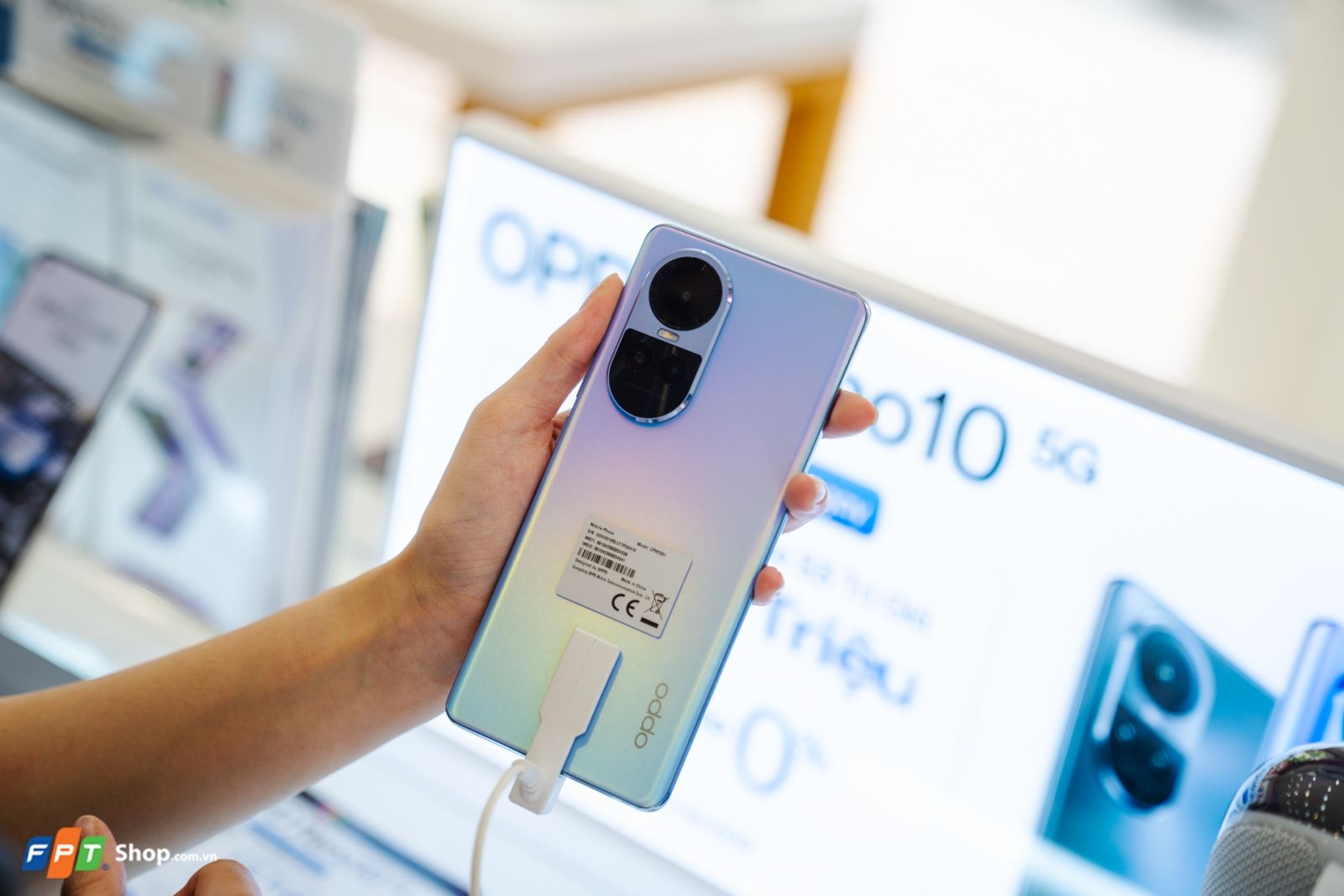 OPPO Reno10 5G đã có mặt tại FPT Shop, mời bạn đến trải nghiệm ngay!