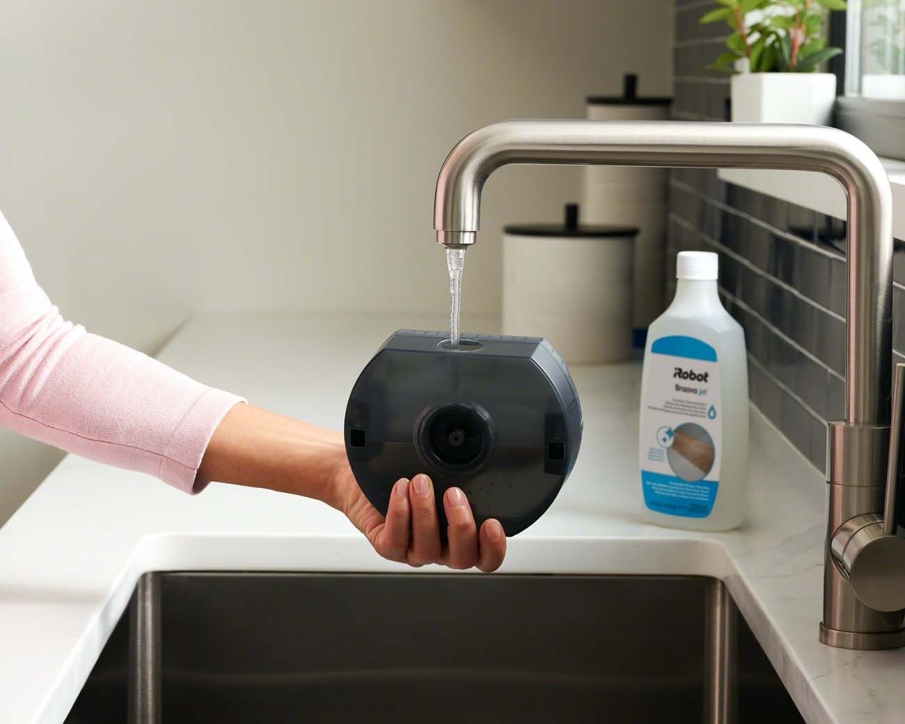 Robot hút bụi có dùng nước lau sàn được không (Ảnh 5)