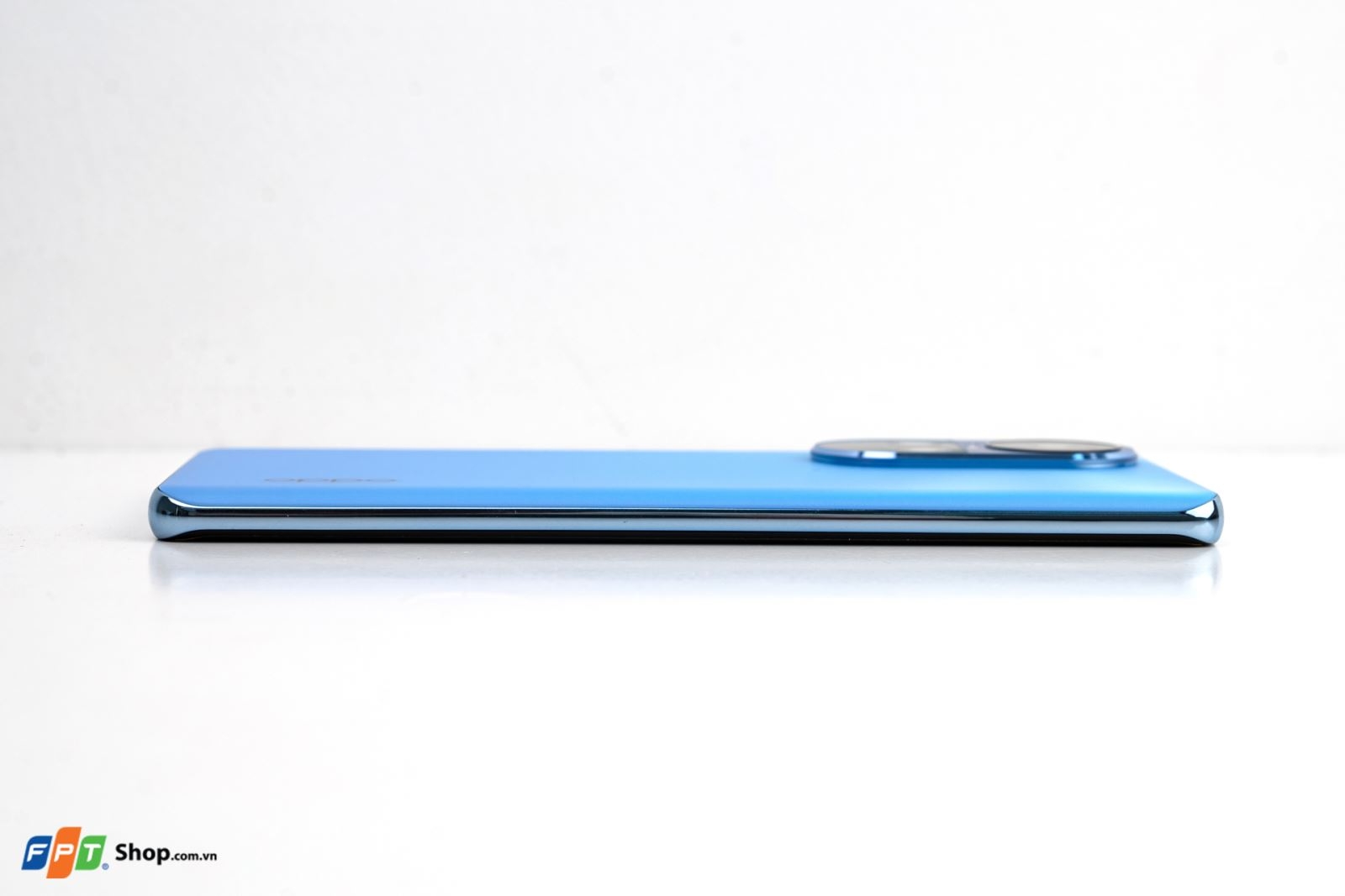 Trên tay OPPO Reno10 5G tại Việt Nam: Camera chân dung tele 32MP vượt trội, thiết kế siêu đẹp, giá