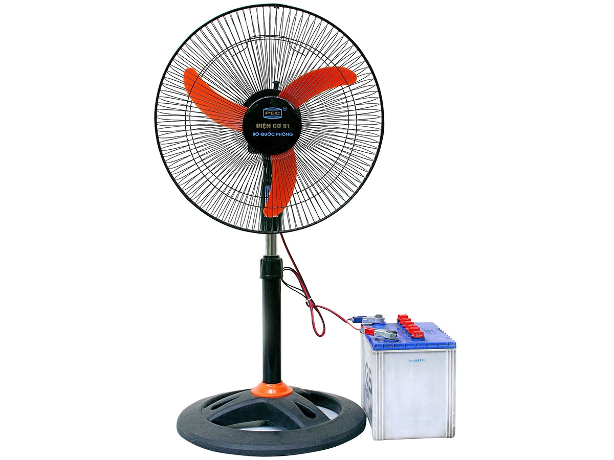 nên mua quạt tích điện hay ắc quy - hình 2