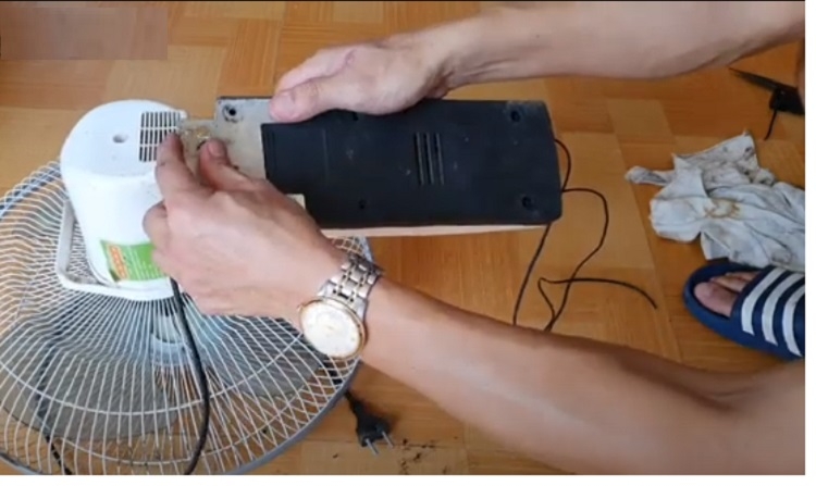 quạt treo tường bị đứt dây giật - ảnh 5