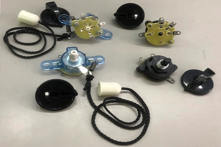 quạt treo tường bị đứt dây giật - ảnh 6